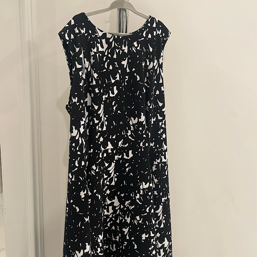 Calvin Klein Black and white dress 4
